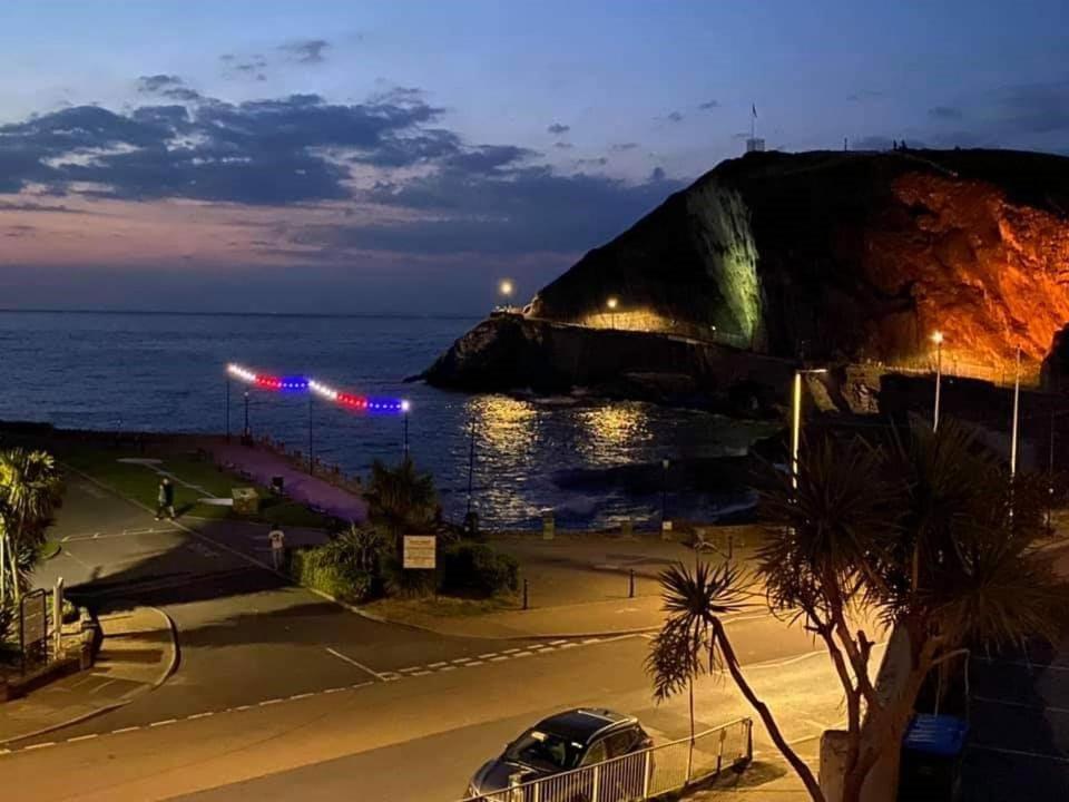 3 The View Apartments Ilfracombe - Hot Tub, Parking, Lift, Ev Kültér fotó