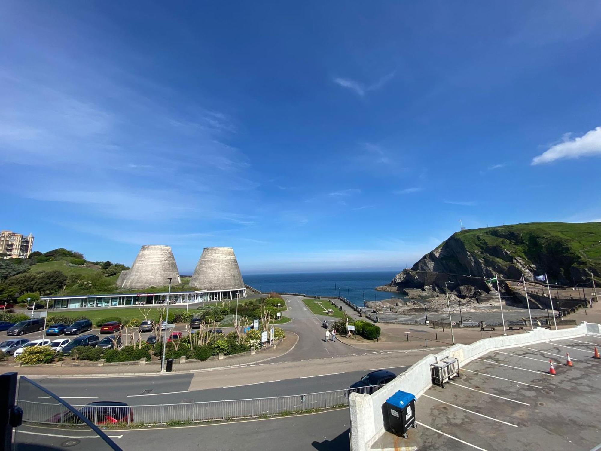 3 The View Apartments Ilfracombe - Hot Tub, Parking, Lift, Ev Kültér fotó