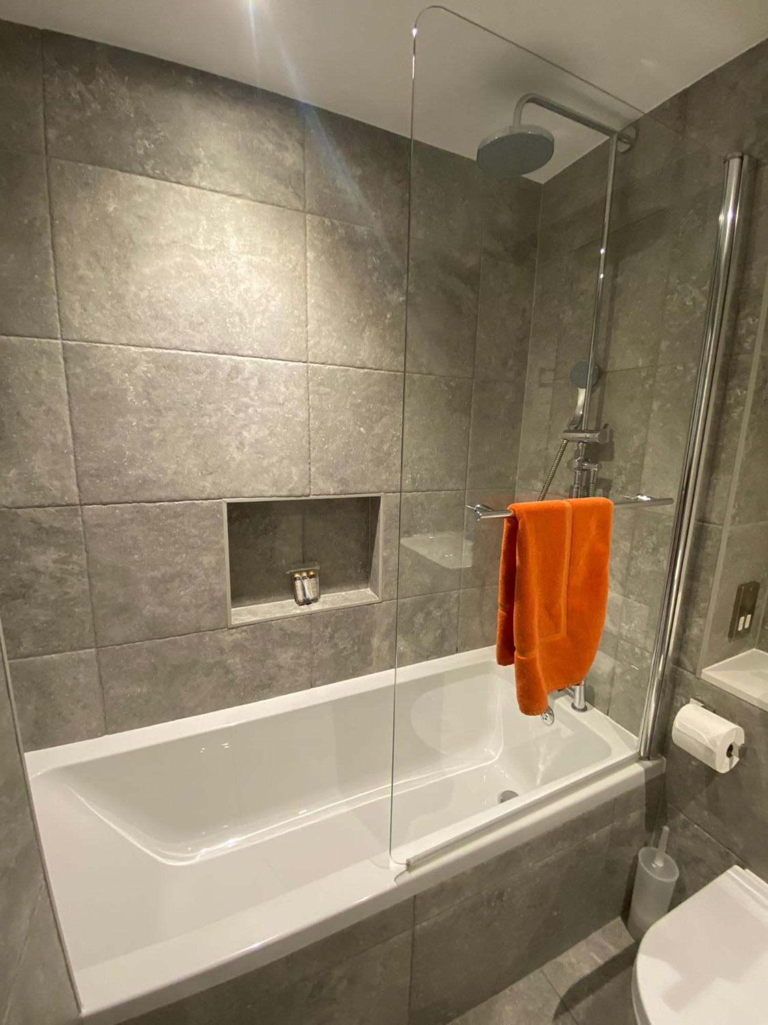 3 The View Apartments Ilfracombe - Hot Tub, Parking, Lift, Ev Kültér fotó
